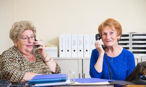 Telefoonster staat klaar voor eenzame senioren