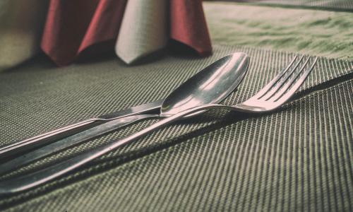 Het restaurant van de lokale dienstencentra opent opnieuw de deuren