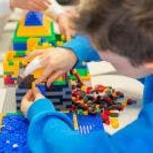 De wereld in Lego © Jeugd- en Sportdienst Sint-Pieters-Leeuw