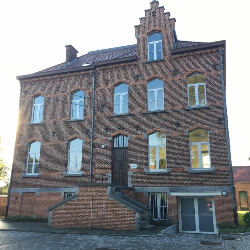 Grote zaal 1ste verdieping pastorie Vlezenbeek Grote zaal 1ste verdieping pastorie Vlezenbeek