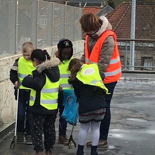 Zwerfvuil rapen